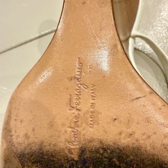 Salvatore Ferragamo White Leather Sculptural Wooden Heel Chain Sandals, Size 6 - Picture 7 of 8